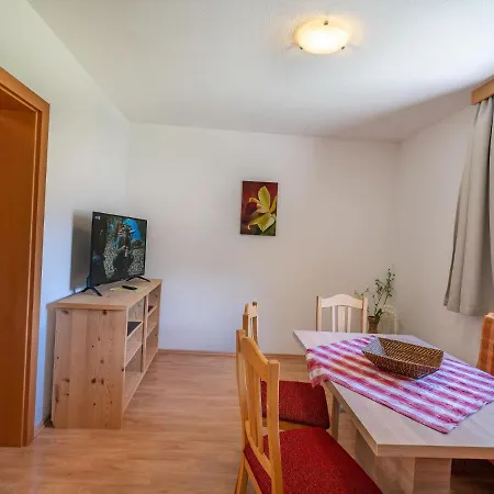 Apartment Quiet Flat With Terrace In