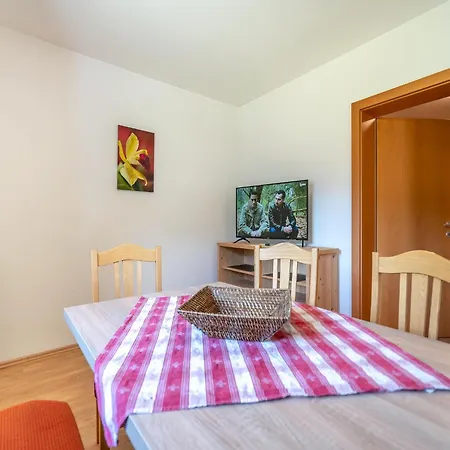 Quiet Flat With Terrace In * نيوستيف ام ستوبيتا